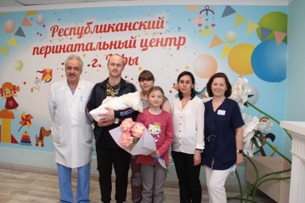 В Уфе у семьи вынужденных переселенцев родился малыш